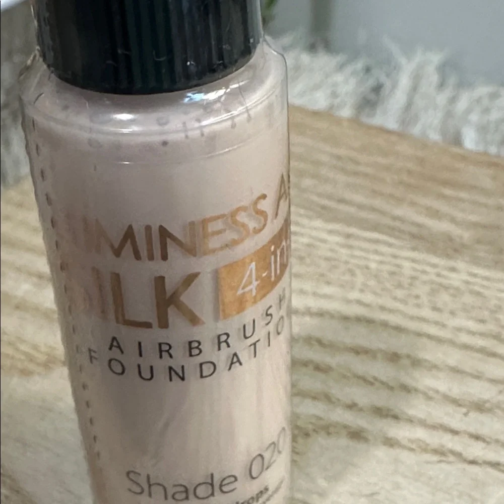 Luminess Air Silk 4-in-1 Shade 020 Airbrush Foundation .5 fl oz New Sealed